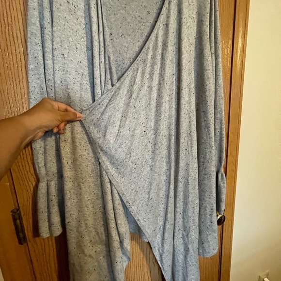 Gray cascading open front cardigan with ruffle cuffed sleeves - Picture 2 of 7